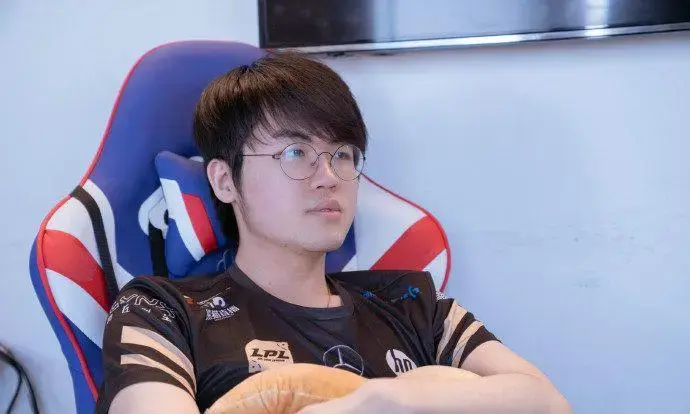 Karsa巅峰对决，詹姆斯与50激战切尔西分钟，比分优势明显胜负难料！的简单介绍