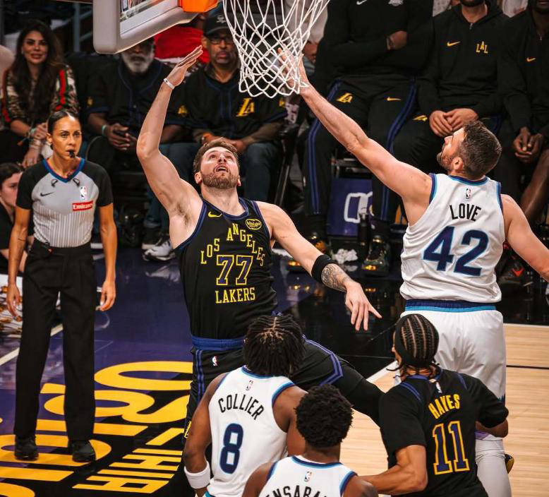 关于东契奇关键节点比分优势明显，湖人带队取胜！的信息