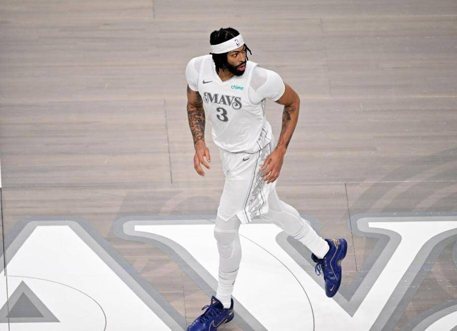 关于浓眉哥在独行侠比赛中关键助攻,比分优势明显引发热议!的信息 关于浓眉哥在独行侠比赛中关键助攻,比分优势明显引发热议!的信息